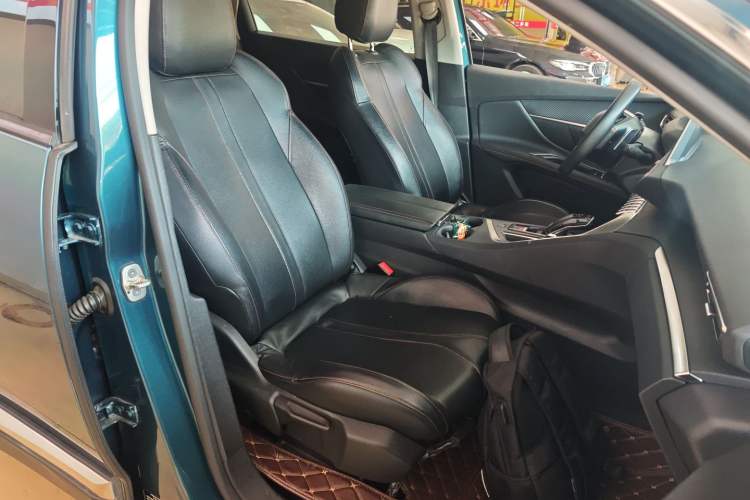 Used Peugeot 5008 2019 360THP 7-Seater Flagship Edition Right Front Seat