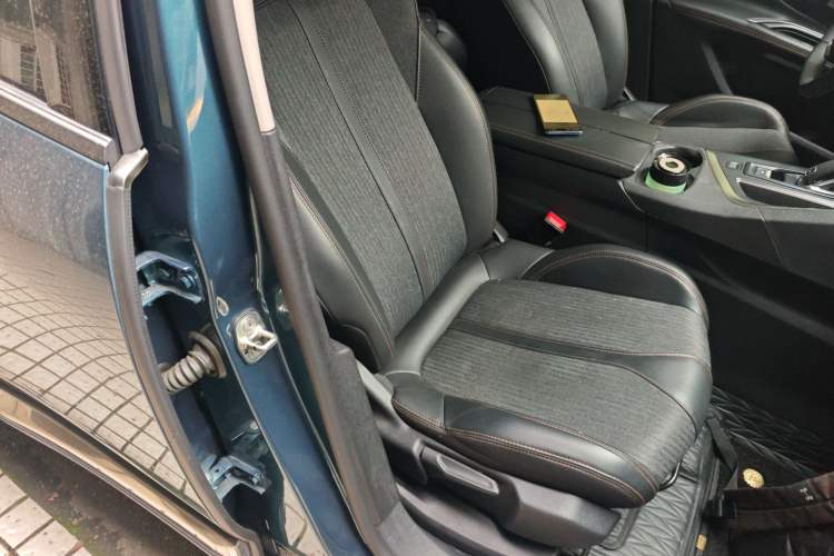 Used Peugeot 5008 2019 400THP 5-Seat Elite Edition Right Front Seat