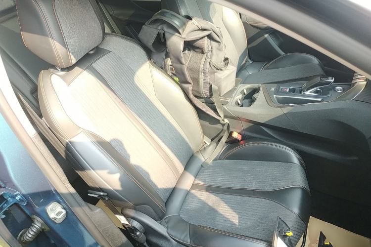 Used Peugeot 5008 2019 380THP 7-Seater Elite Edition Right Front Seat