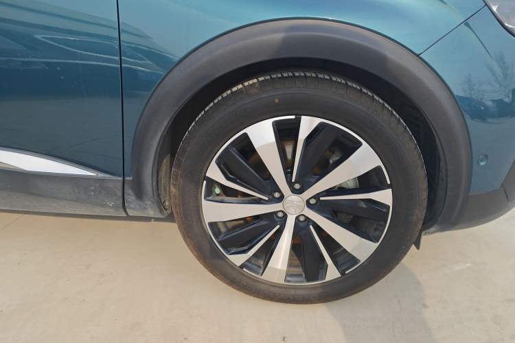 Used Peugeot 5008 2019 380THP 7-Seater Luxury Edition Right Front Wheel Hub