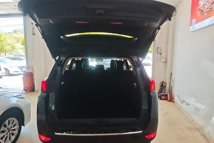 Used Peugeot 5008 2019 360THP 7-Seater Flagship Edition Trunk