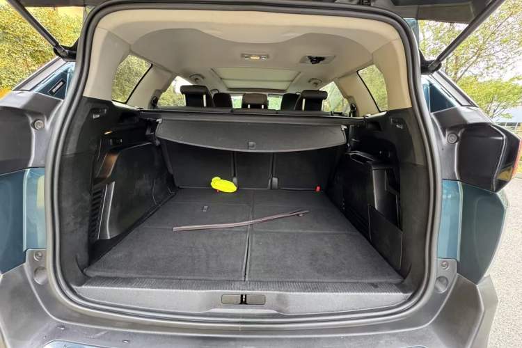 Used Peugeot 5008 2019 360THP 5-Seat Elite Edition Trunk