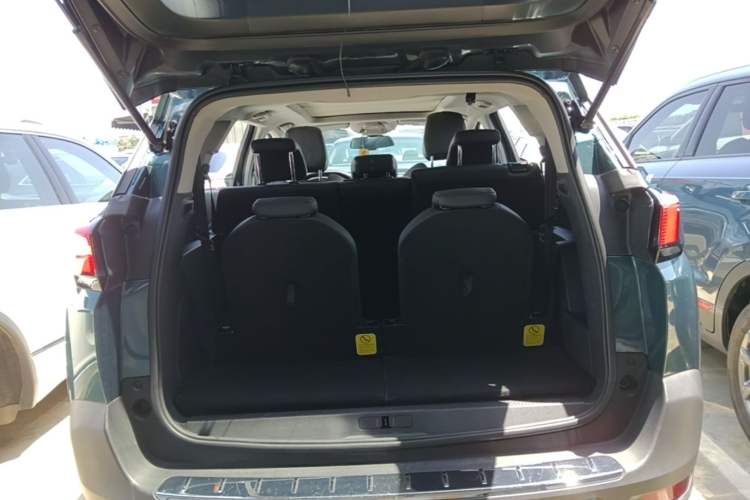 Used Peugeot 5008 2019 350THP 7-Seater Elite Edition Trunk