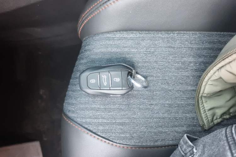 Used Peugeot 5008 2019 360THP 7-Seater Flagship Edition Vehicle Key