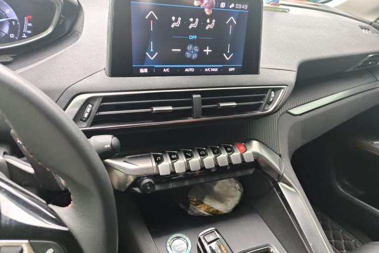 Used Peugeot 5008 2019 400THP 7-Seater Flagship Edition Audio And AC Panel