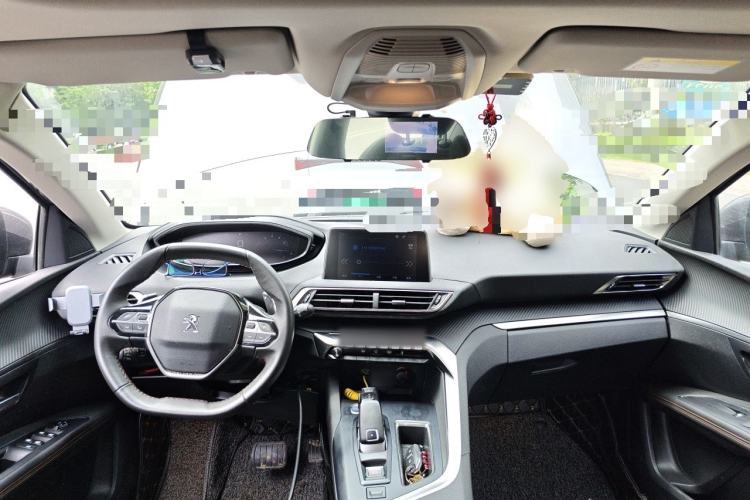 Used Peugeot 5008 2019 400THP 7-Seater Flagship Edition Center Console