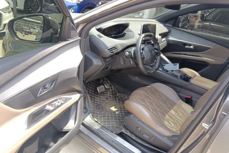 Used Peugeot 5008 2019 400THP 7-Seater Flagship GT Edition Driver Seat