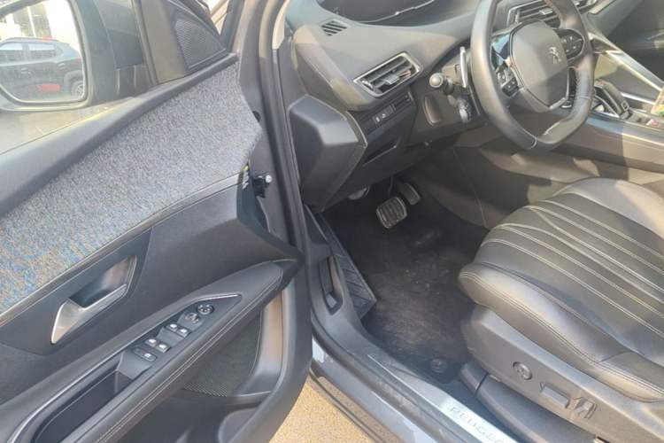Used Peugeot 5008 2019 400THP 7-Seater Flagship GT Edition Driver Seat