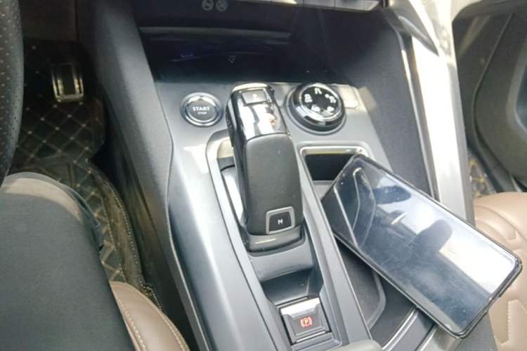 Used Peugeot 5008 2019 400THP 7-Seater Flagship GT Edition Gear Lever