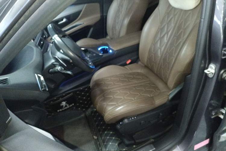 Used Peugeot 5008 2019 400THP 7-Seater Flagship GT Edition Left Front Seat