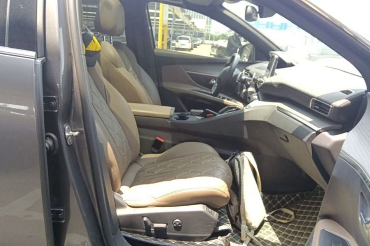 Used Peugeot 5008 2019 400THP 7-Seater Flagship GT Edition Right Front Seat