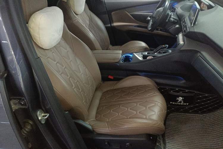 Used Peugeot 5008 2019 400THP 7-Seater Flagship GT Edition Right Front Seat