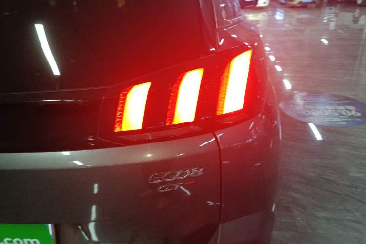 Used Peugeot 5008 2019 400THP 7-Seater Flagship GT Edition Right Rear Taillight