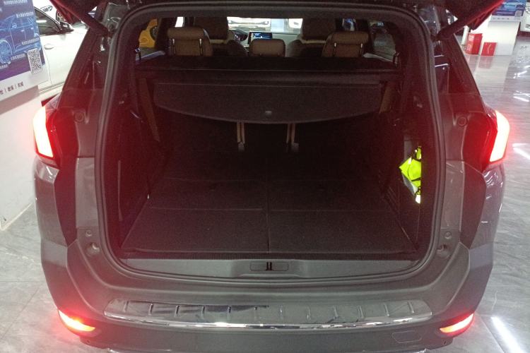 Used Peugeot 5008 2019 400THP 7-Seater Flagship GT Edition Trunk