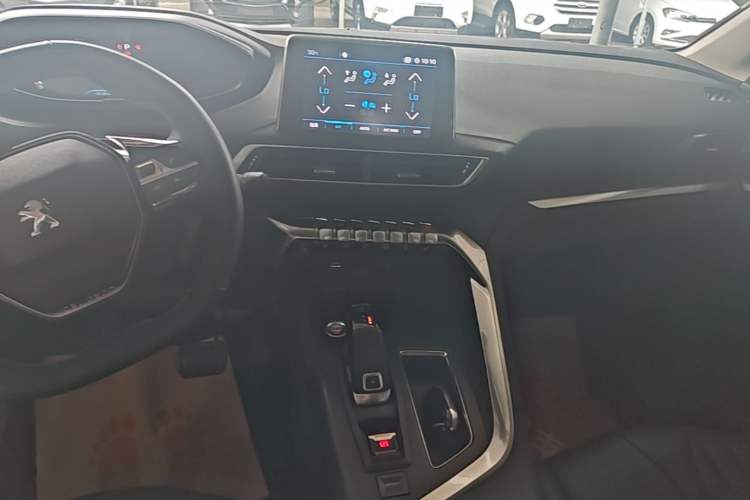 Used Peugeot 5008 2019 380THP 7-Seater Elite Edition Audio And AC Panel