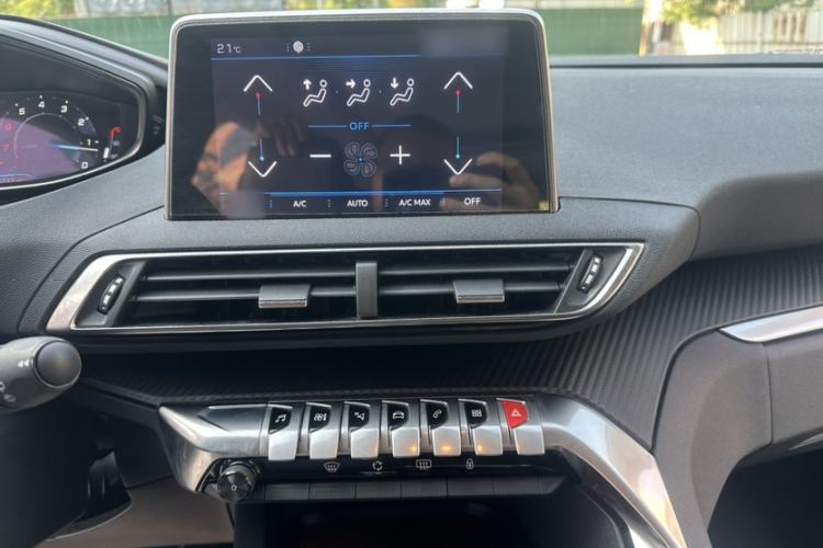 Used Peugeot 5008 2019 350THP 7-Seater Elite Edition Audio And AC Panel