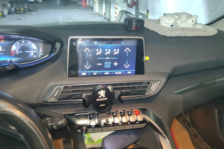Used Peugeot 5008 2019 380THP 7-Seater Elite Edition Audio And AC Panel