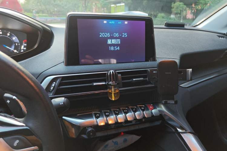 Used Peugeot 5008 2019 380THP 5-Seater Elite Edition Audio And AC Panel