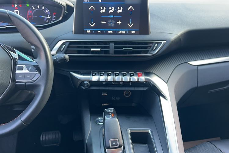 Used Peugeot 5008 2019 350THP 5-seat Elite Edition Audio And AC Panel