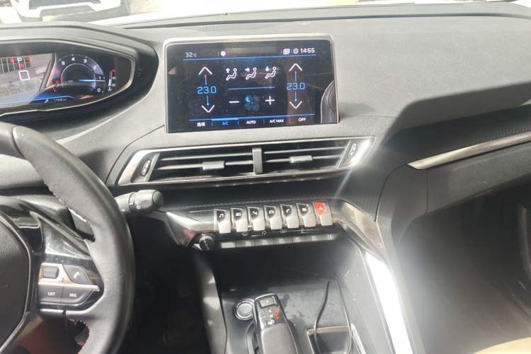 Used Peugeot 5008 2019 350THP 7-Seater Elite Edition Audio And AC Panel