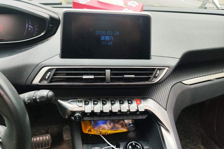 Used Peugeot 5008 2019 400THP 7-Seater Flagship Luxury Edition Audio And AC Panel