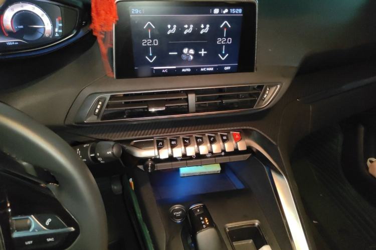 Used Peugeot 5008 2019 360THP 7-Seater Flagship Edition Audio And AC Panel