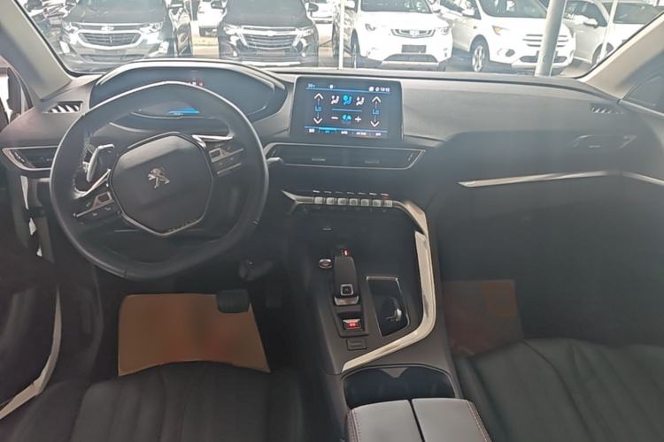 Used Peugeot 5008 2019 380THP 7-Seater Elite Edition Center Console