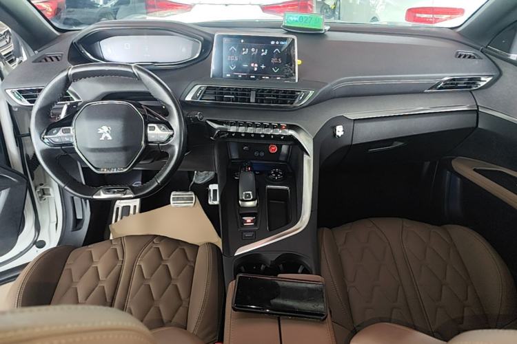 Used Peugeot 5008 2019 380THP 7-Seater Luxury GT Edition Center Console