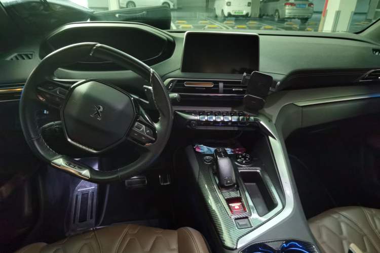 Used Peugeot 5008 2019 380THP 7-Seater Luxury GT Edition Center Console