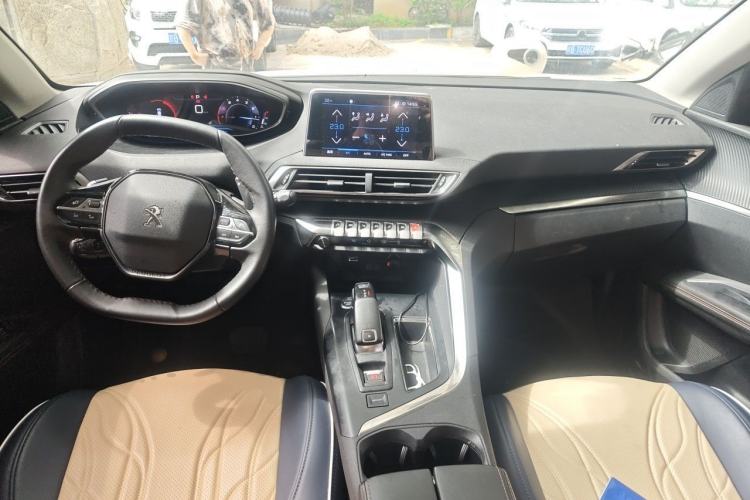 Used Peugeot 5008 2019 350THP 7-Seater Elite Edition Center Console
