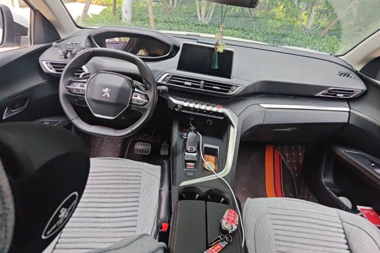 Used Peugeot 5008 2019 350THP 7-Seater Elite Edition Center Console