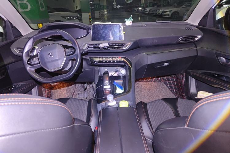 Used Peugeot 5008 2019 380THP 7-Seater Elite Edition Center Console