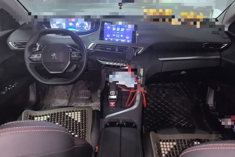 Used Peugeot 5008 2019 380THP 5-Seater Elite Edition Center Console
