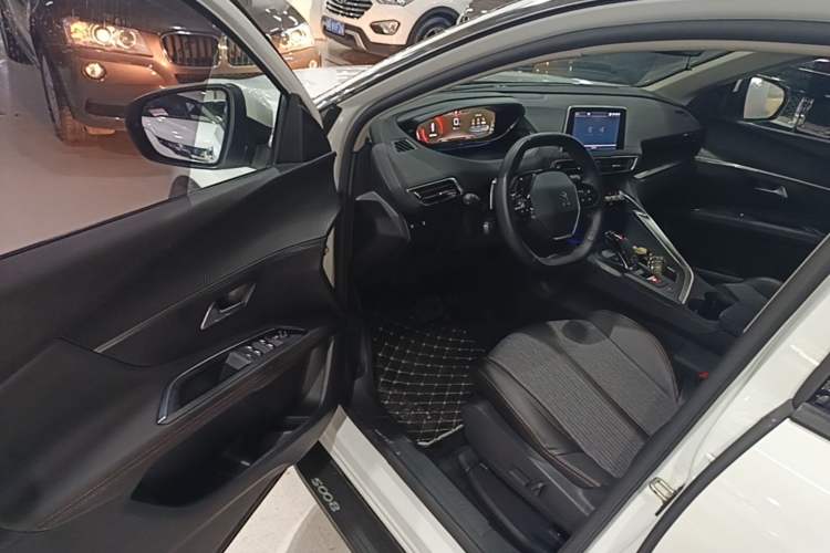 Used Peugeot 5008 2019 380THP 5-Seater Elite Edition Driver Seat