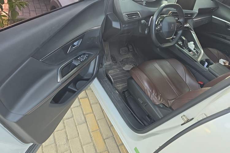 Used Peugeot 5008 2019 350THP 7-Seater Elite Edition Driver Seat