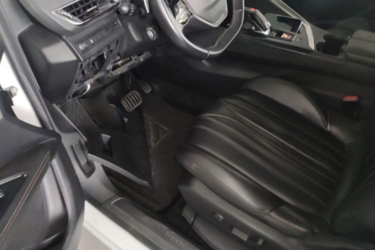 Used Peugeot 5008 2019 380THP 7-Seater Elite Edition Driver Seat