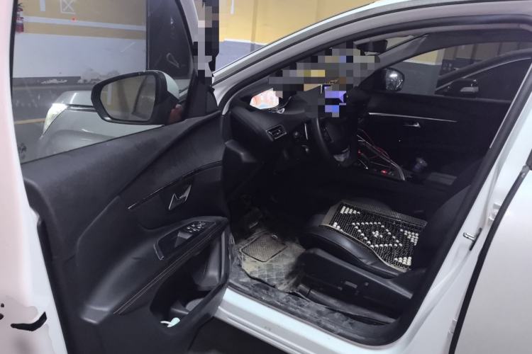 Used Peugeot 5008 2019 380THP 5-Seater Elite Edition Driver Seat