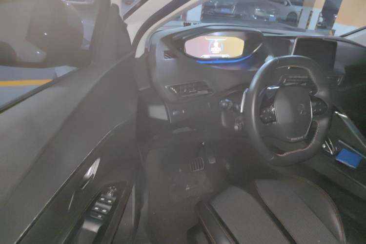 Used Peugeot 5008 2019 350THP 7-Seater Elite Edition Driver Seat