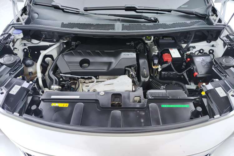 Used Peugeot 5008 2019 400THP 5-Seat Elite Edition Engine Bay