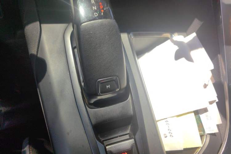 Used Peugeot 5008 2019 350THP 5-seat Leading Edition Gear Lever