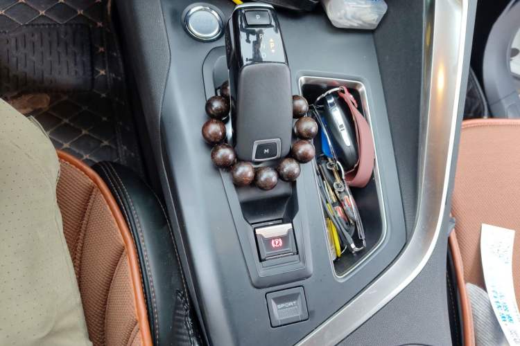 Used Peugeot 5008 2019 400THP 7-Seater Flagship Edition Gear Lever