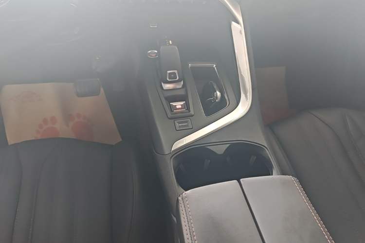 Used Peugeot 5008 2019 380THP 7-Seater Elite Edition Gear Lever