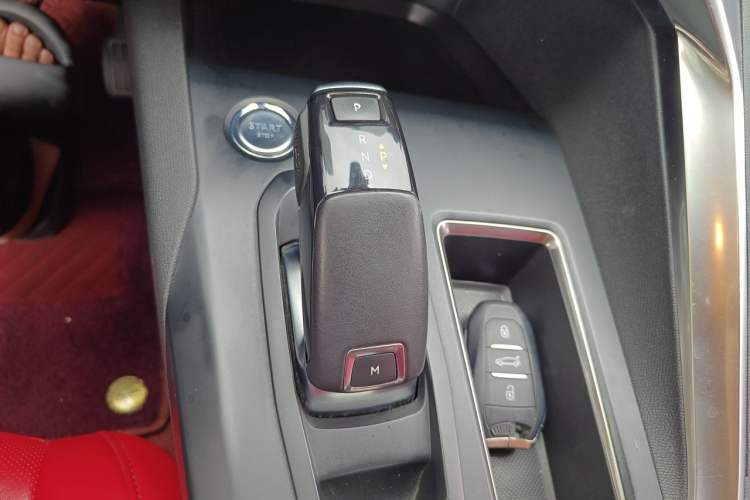 Used Peugeot 5008 2019 350THP 5-seat Elite Edition Gear Lever