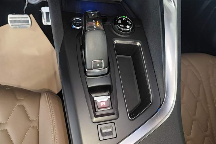 Used Peugeot 5008 2019 380THP 7-Seater Luxury GT Edition Gear Lever