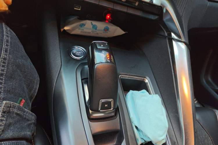 Used Peugeot 5008 2019 380THP 5-Seater Elite Edition Gear Lever
