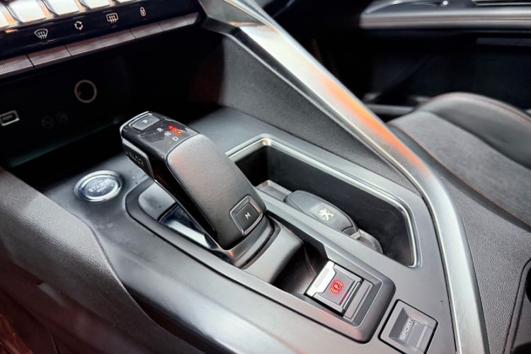 Used Peugeot 5008 2019 380THP 5-Seater Elite Edition Gear Lever