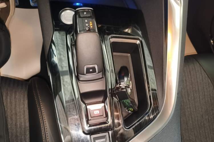 Used Peugeot 5008 2019 400THP 7-Seater Flagship Edition Gear Lever