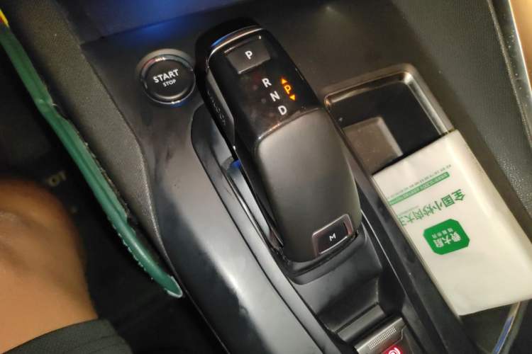 Used Peugeot 5008 2019 360THP 7-Seater Flagship Edition Gear Lever