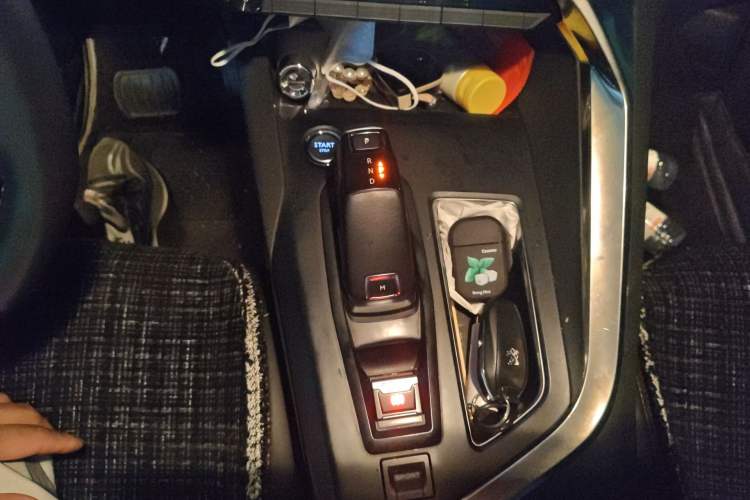 Used Peugeot 5008 2019 380THP 5-Seater Elite Edition Gear Lever