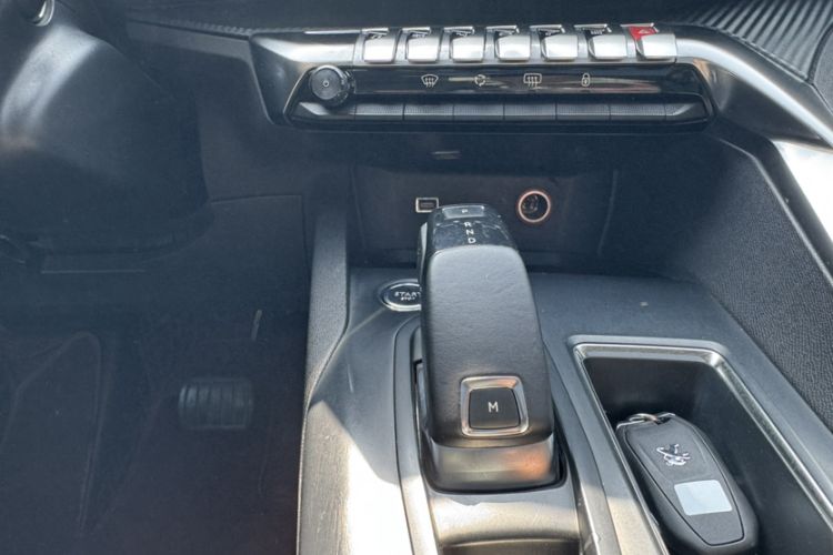 Used Peugeot 5008 2019 380THP 5-Seater Elite Edition Gear Lever